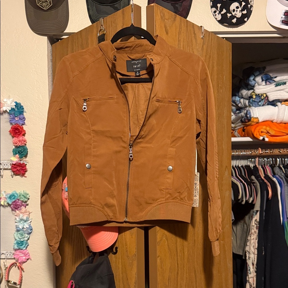 Iris Basic Tan Jacket - Picture 4 of 4